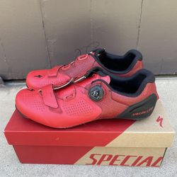Specialized cycling shoes