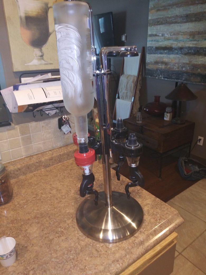 Botter dispenser by Cggi