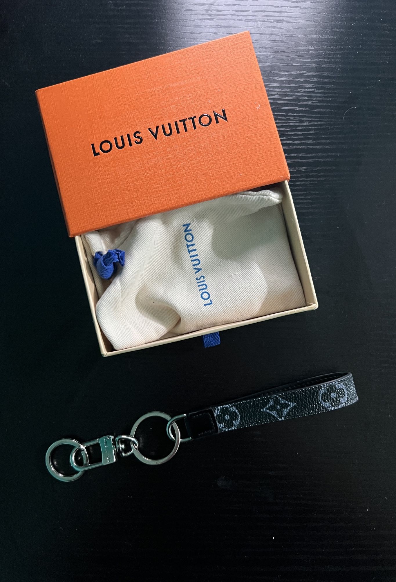 (NEED GONE) Louis Vuitton Keychain