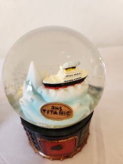 Titanic Snowglobe 