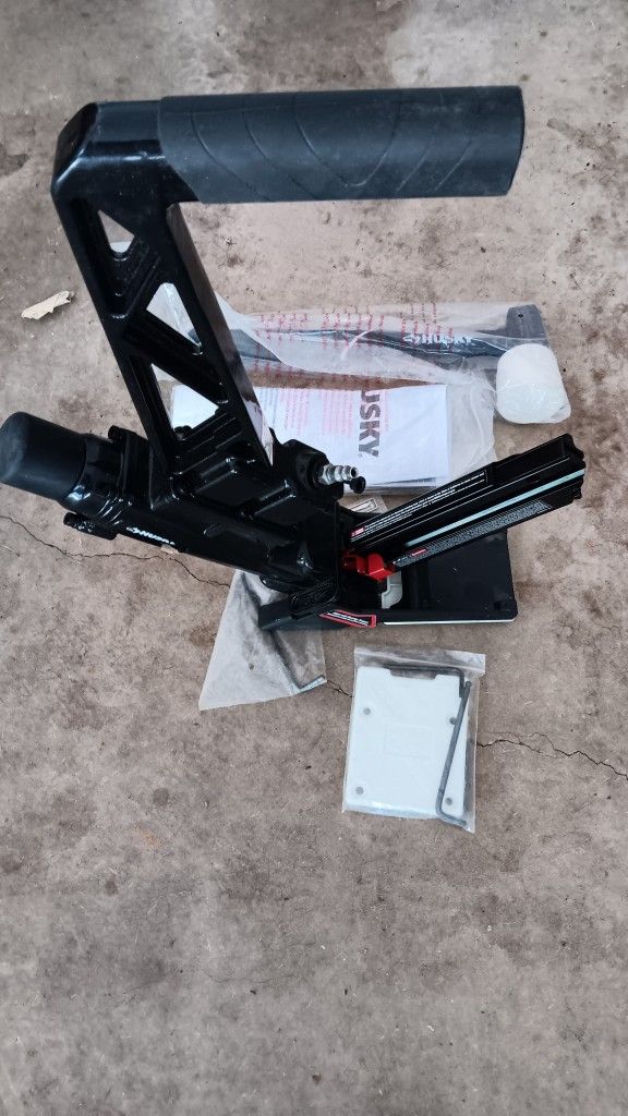 Husky 3 In 1 Flooring Nailer