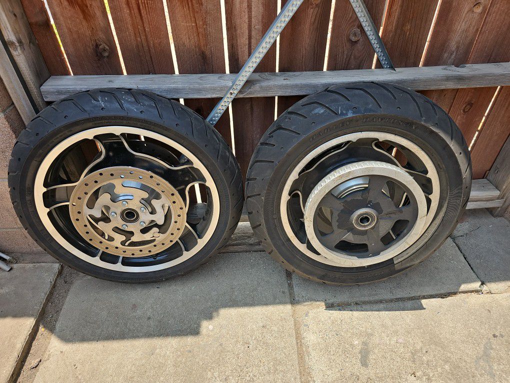 Harley Davidson Rines And Tires 