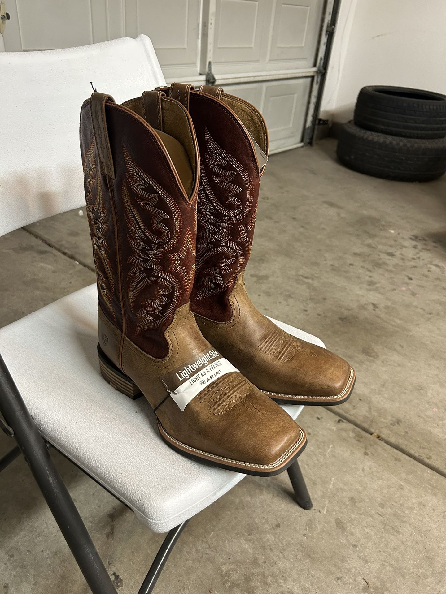 New Ariat , 13EE Solf Toe