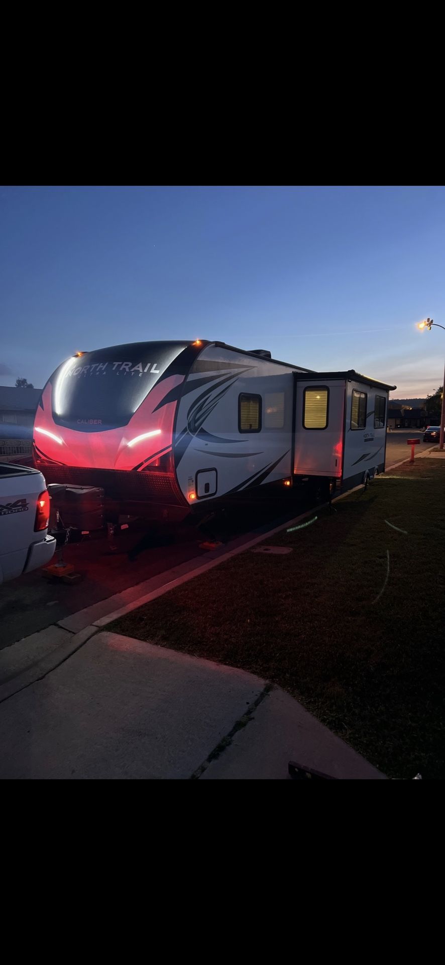 🔥 2021 Heartland North Trail 31BHDD – Bunkhouse + Outdoor Kitchen – CLEAN!