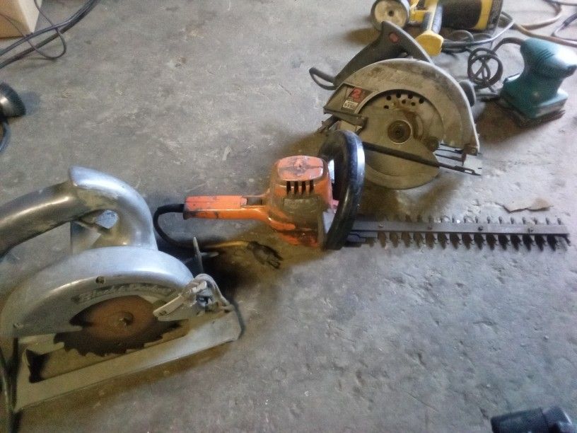 Electric Hedger. Two Saws