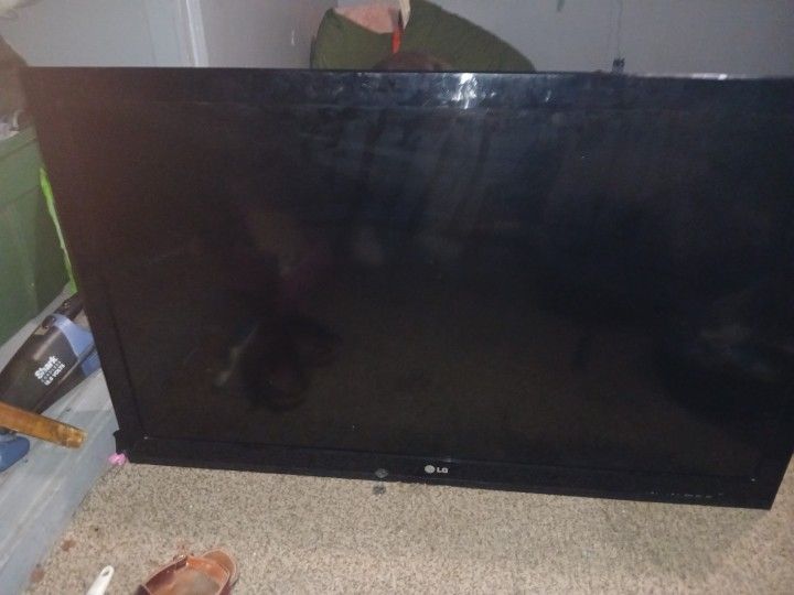 Lg 47" Flat-screen Tv