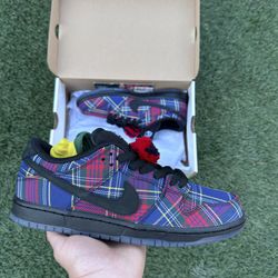 Nike SB Dunk Low Nardwuar 