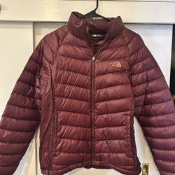  The North Face Flare II 550-down puffer jacket in a burgundy color