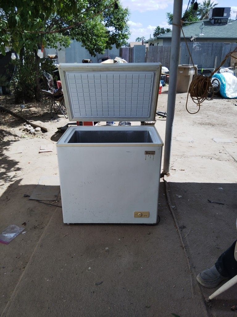 Magic Chef Deep Freezer