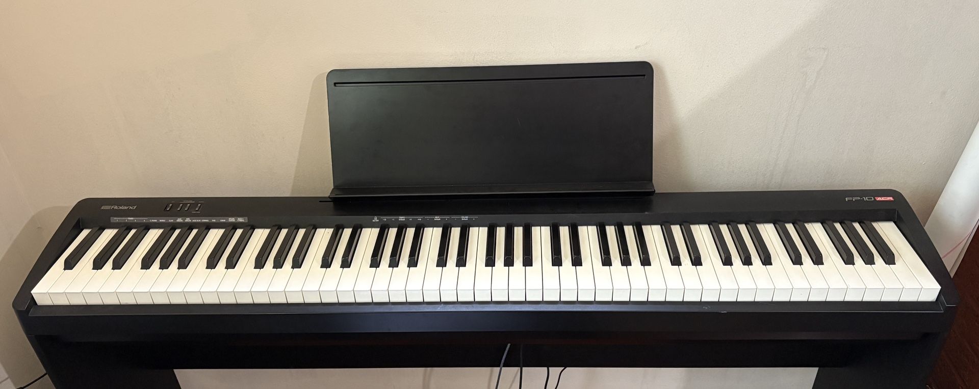 Roland FP-10 ACR digital piano