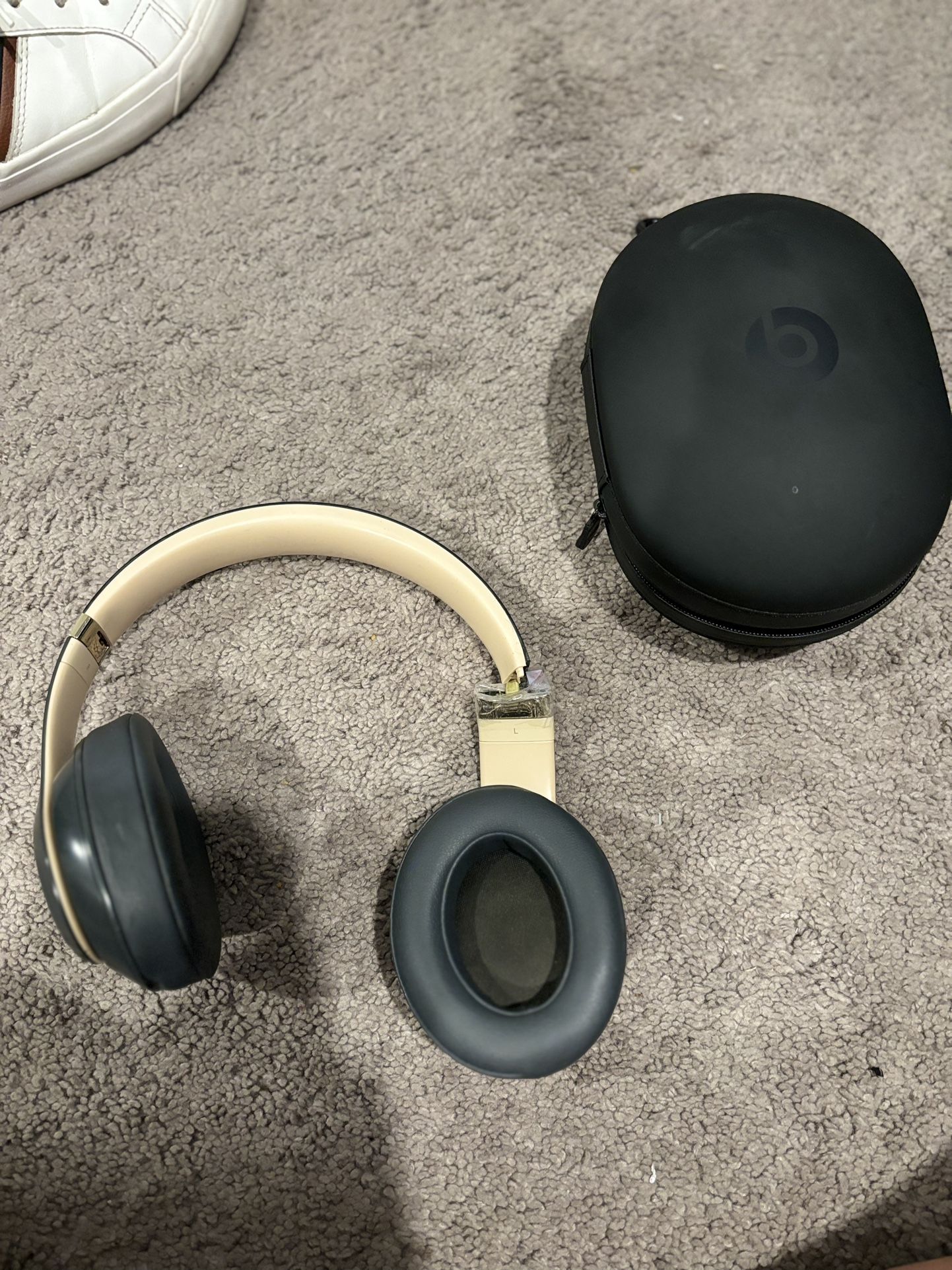 Broken Beats Studio 3 (for Parts)