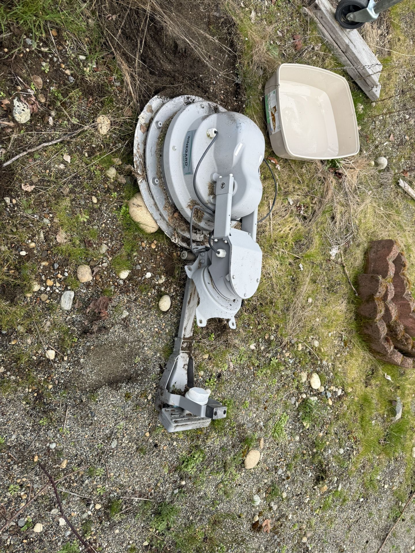 Winegard Trav’ler RV Satellite Antenna