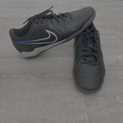 Indoor Nike Shoes 