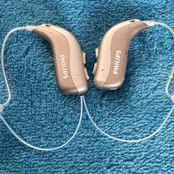 Philips Hearing Aids, Model 9030 with charger