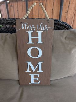 Seasonal farmhouse porch sign from ALDI,