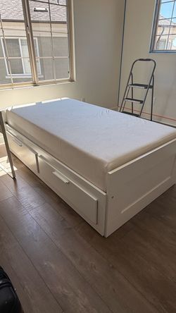 IKEA Twin Bed with Mattress – Very Good Condition