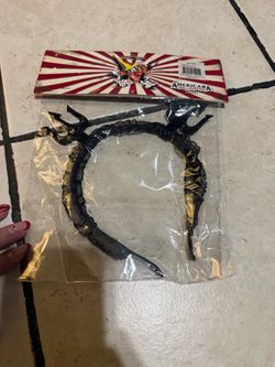 Devil horns