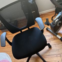 Black Rolling Computer Chair 