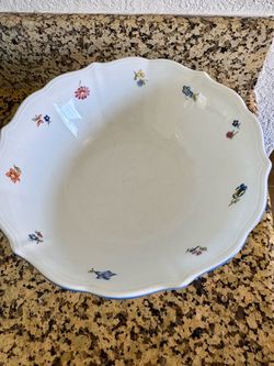 White Porcelain Serving Bowl with Floral Pattern and 4 Set Wine Glasses