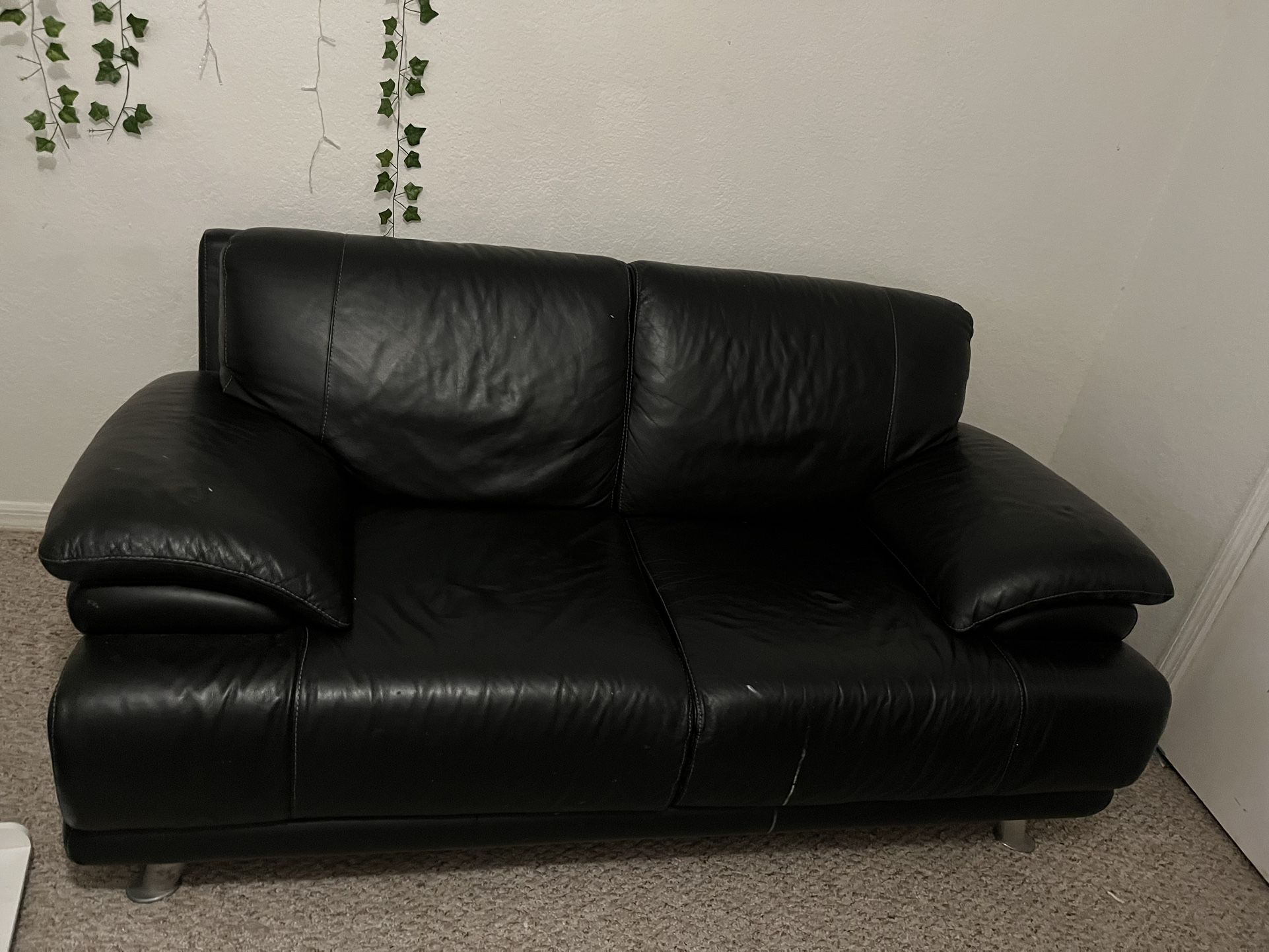 2 Couches good condition Leather Black