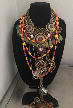 All Necklaces & holder