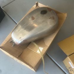 4 1/2 Gallon Gas Tank