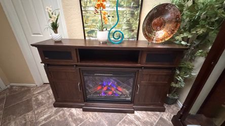 Stunning fireplace /tv stand with bluetooth speakers 5 colors of flames