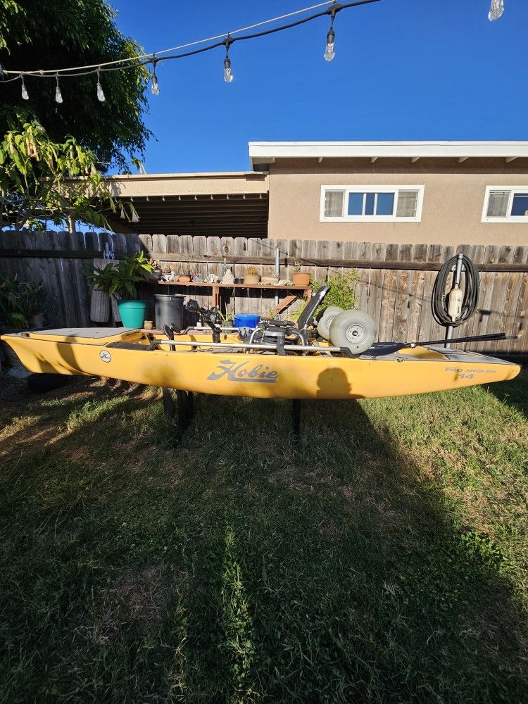Hobie Pro Angler 14ft Kayak 