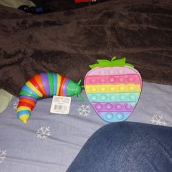 Fidget Slug And Strawberry