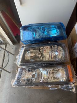 03-06 Chevy Silverado Factory Style Headlights Parking Lights