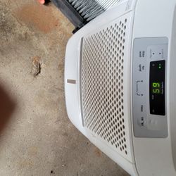 Dehumidifier Frigidaire In Good Condition 