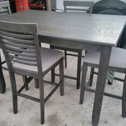 New Counter Height Table With 4 Chairs