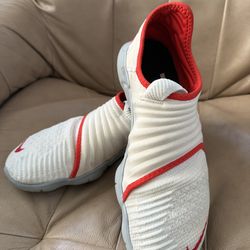 Nike running tennis shoes size 9  men’s