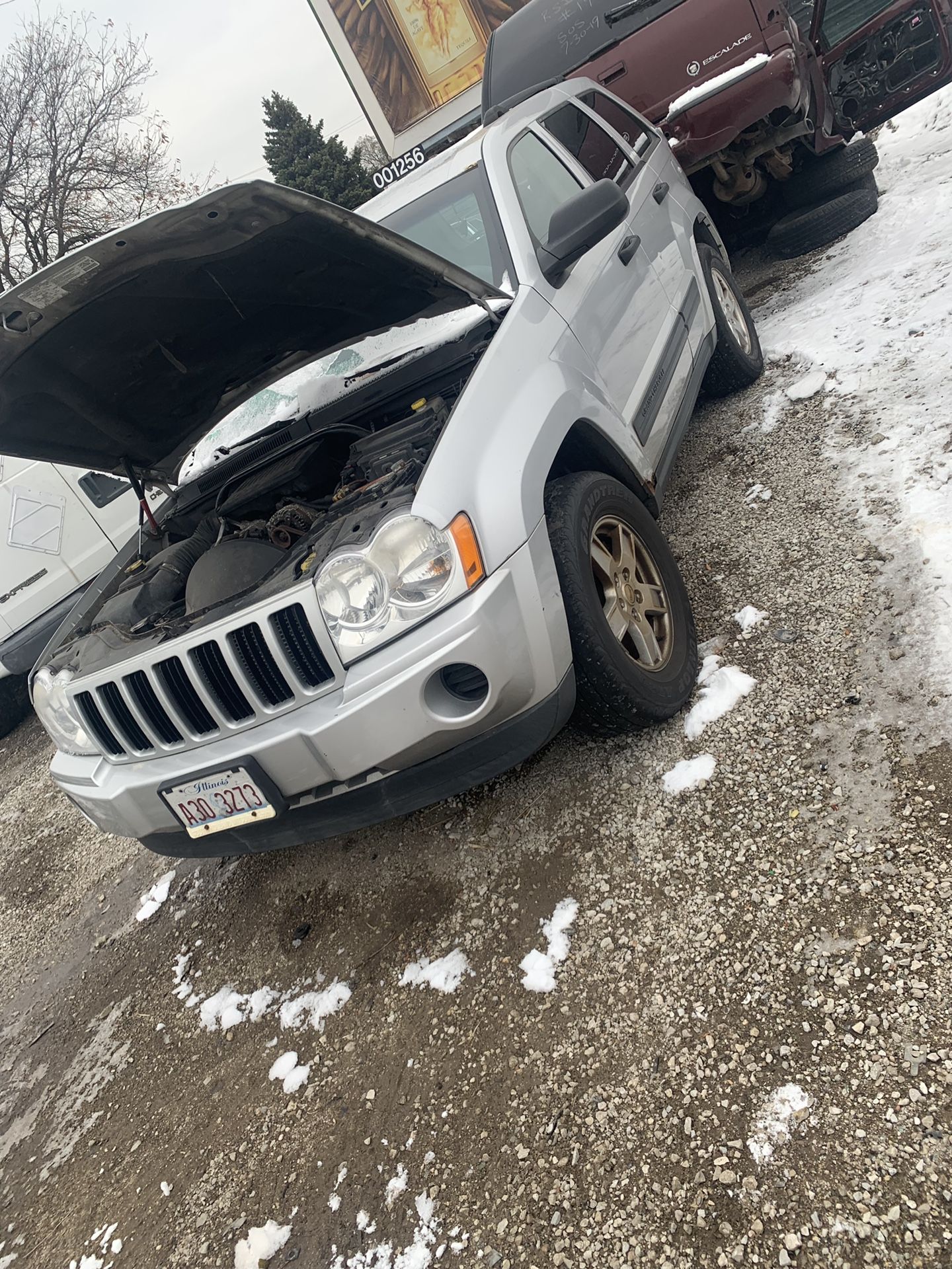 07 jeep Cherokee for parts or hold $400 no title