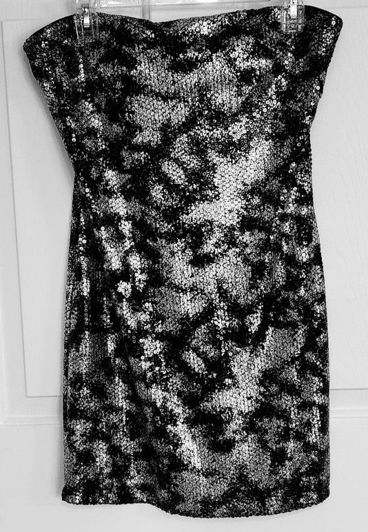 Junior's/ Young Women's Black And Silver Sequin Party Strapless Mini Dress Size Large NEW!
