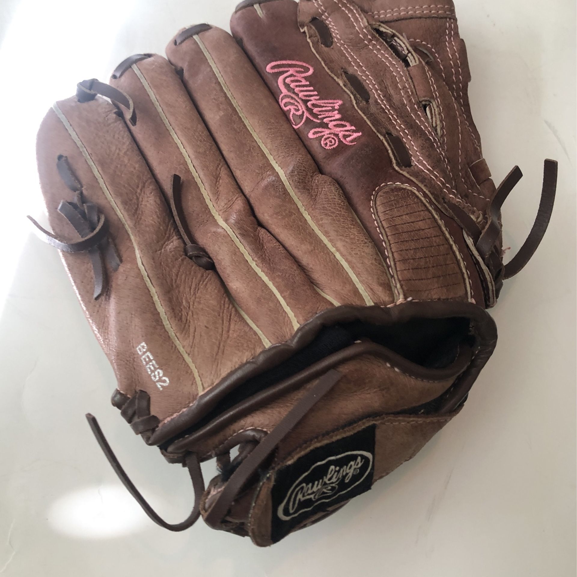 12.5 Rawlings Glove.