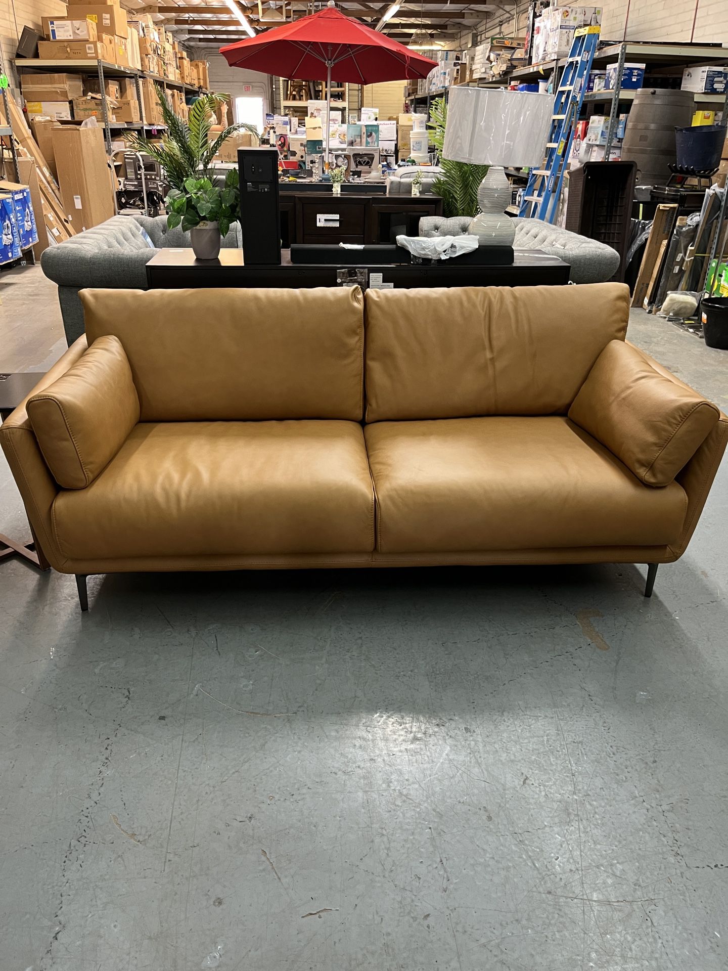 HALLIE LEATHER COUCH CAMEL 