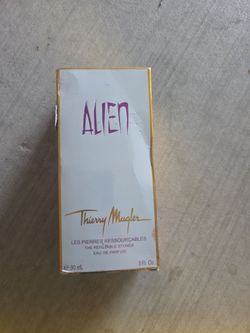 Alien perfume