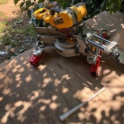 Very Nice Dewalt Table Saw