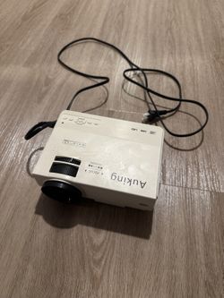 AuKing Mini Projector