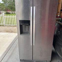 Refrigerator 