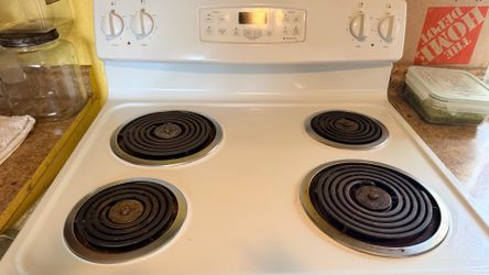 GE Stove $250 Electric Range ( White )