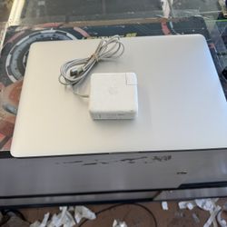 Apple MacBook Pro 15” 2015 – Intel i7 2.5GHz | 16GB RAM | 512GB SSD | macOS Monterey