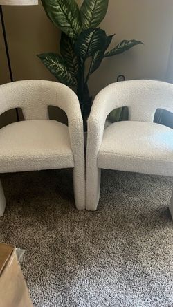 Set of 2 White Boucle Accent Chairs