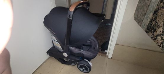 Infant Carseat Stroller (As Is Without Base)