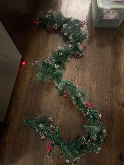 Artificial Christmas Garland with Berries and Pinecones