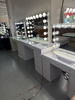 Vanities in Stock // Disponibles