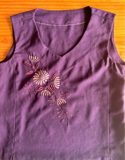 Vintage purple XS top with embroidery