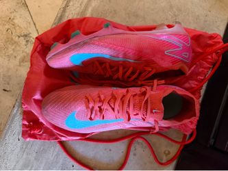 Soccer cleats