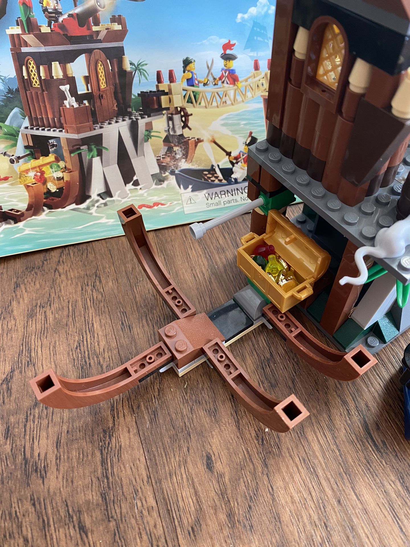 Lego Pirates Shipwreck Hideout Playset 6253 for Sale in Manvel, TX